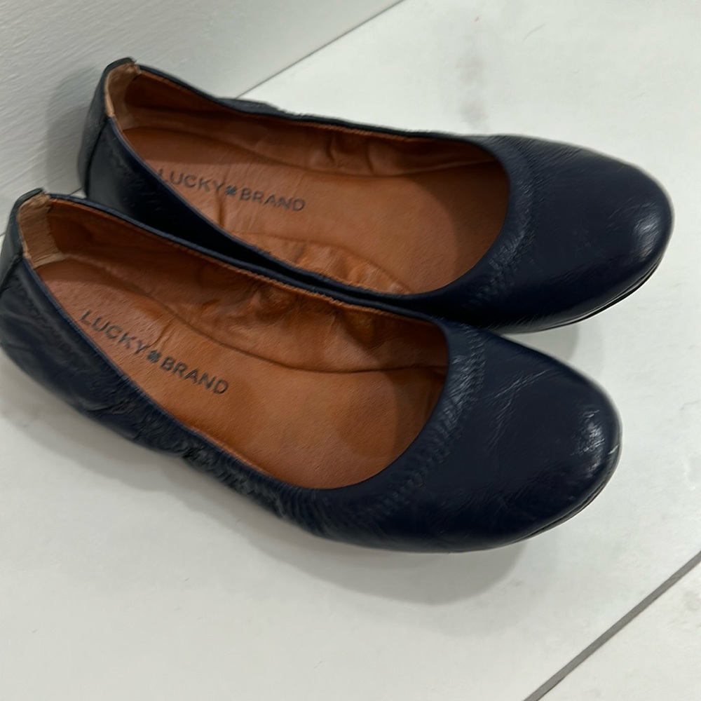 Women’s size 7 Lucky Brand navy blue ballet flat